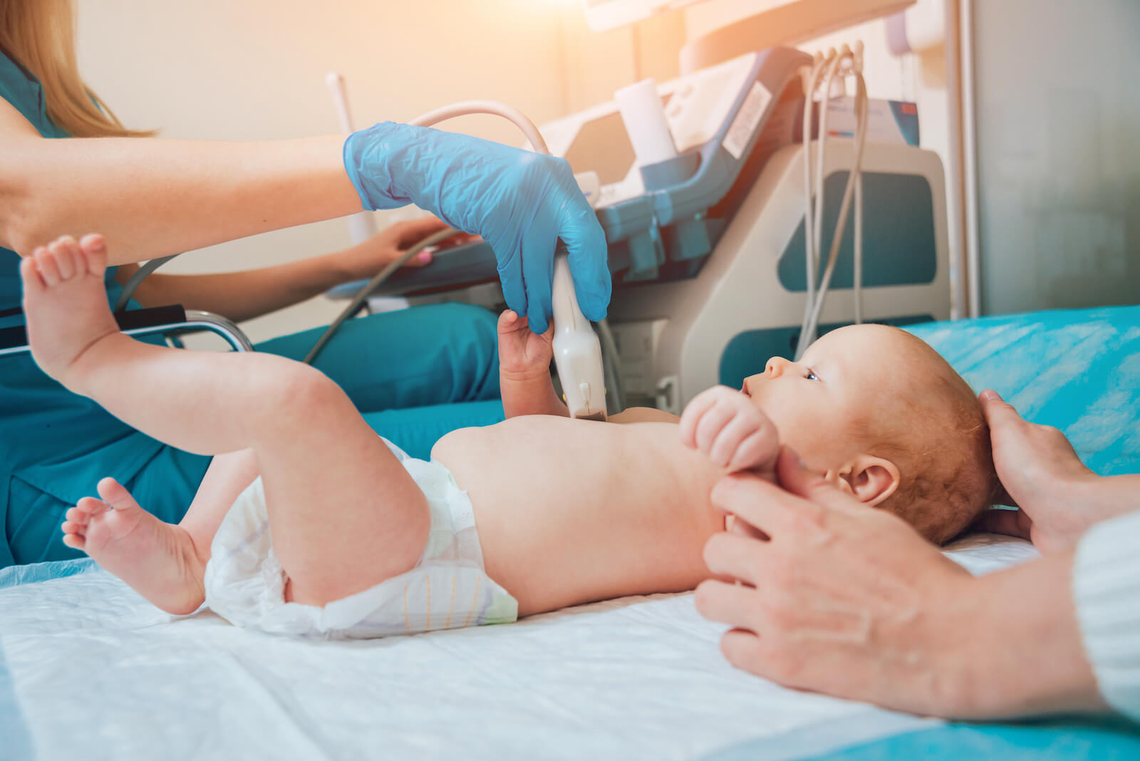 Az egészséges felnőttkor a csecsemő ultrahanggal szűréssel kezdődik